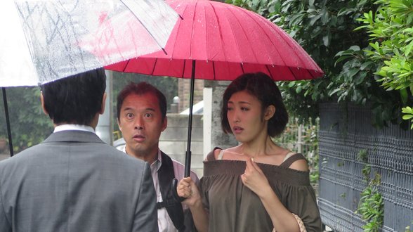 愛慾狂瀾：放蕩晝顏妻